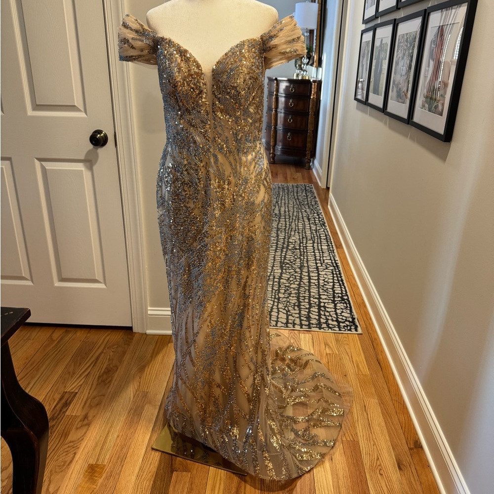 Elegant Gold Off-Shoulder Wedding Dress - Picture 4 of 13